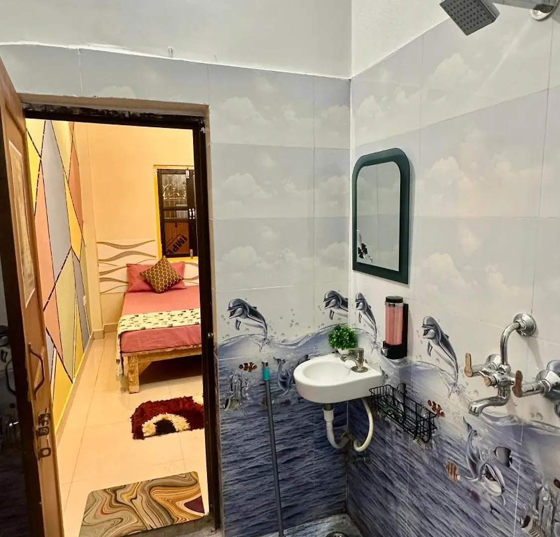 Aadhish Homestay - A Cozy Room !! Varanasi 0*,  India