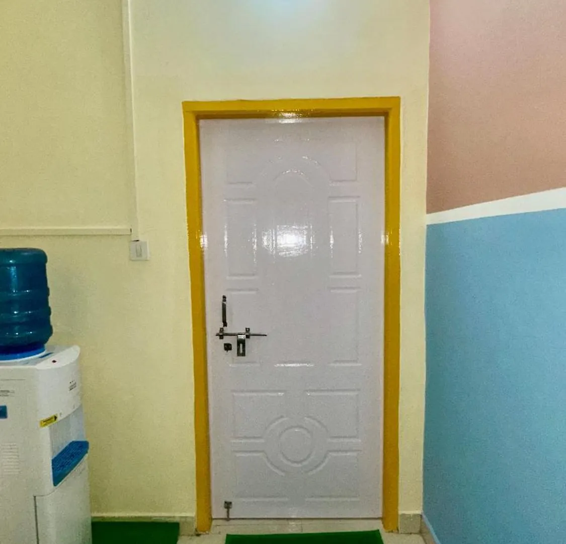 Aadhish Homestay - A Cozy Room !! Varanasi
